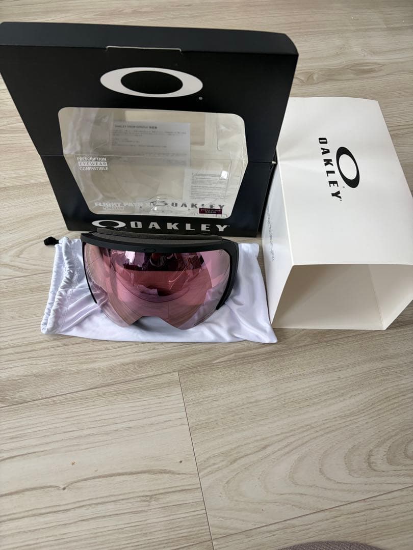 【新品未使用】Oakley Flight Path L/XLPRIZM紫ミラー