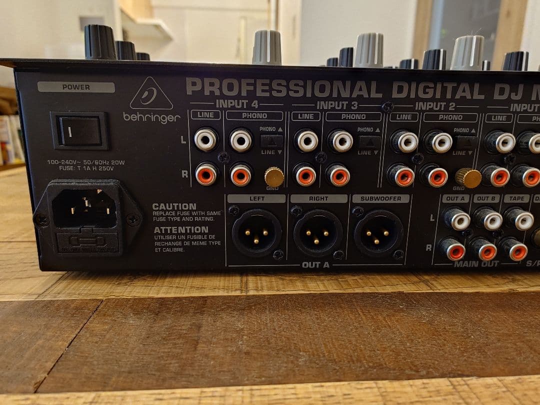 BEHRINGER / DDM4000 DJミキサー