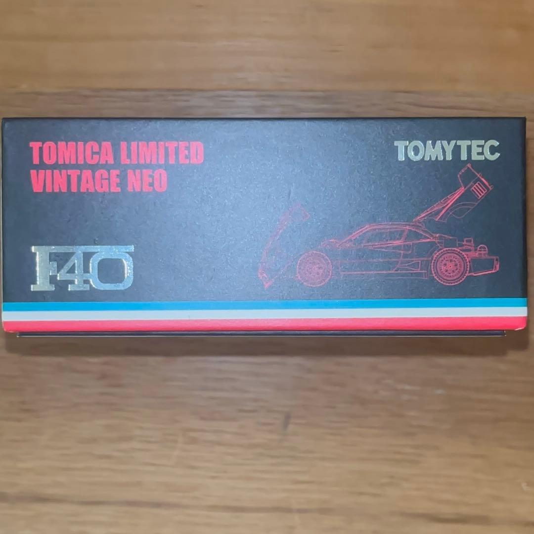 トミカ リミテッド ビンテージ ネオ フェラーリ F40 レッド
